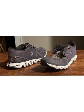 On Running Cloudterra Women's Running Shoes Size 8